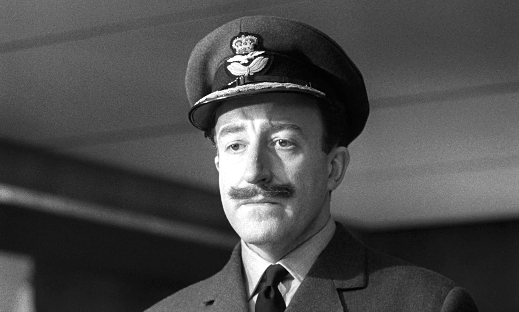 dr_strangelove_group_capt_lionel_mandrake_01.png